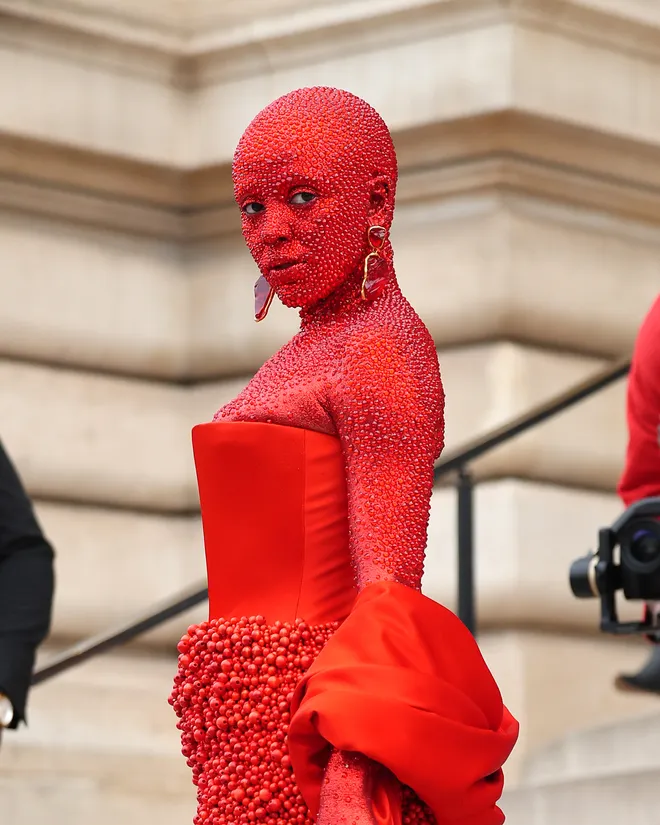 ドージャキャットとカイリージェンナー 衝撃的なルックでスキャパレリの会場沸かす 4 DOJA CAT