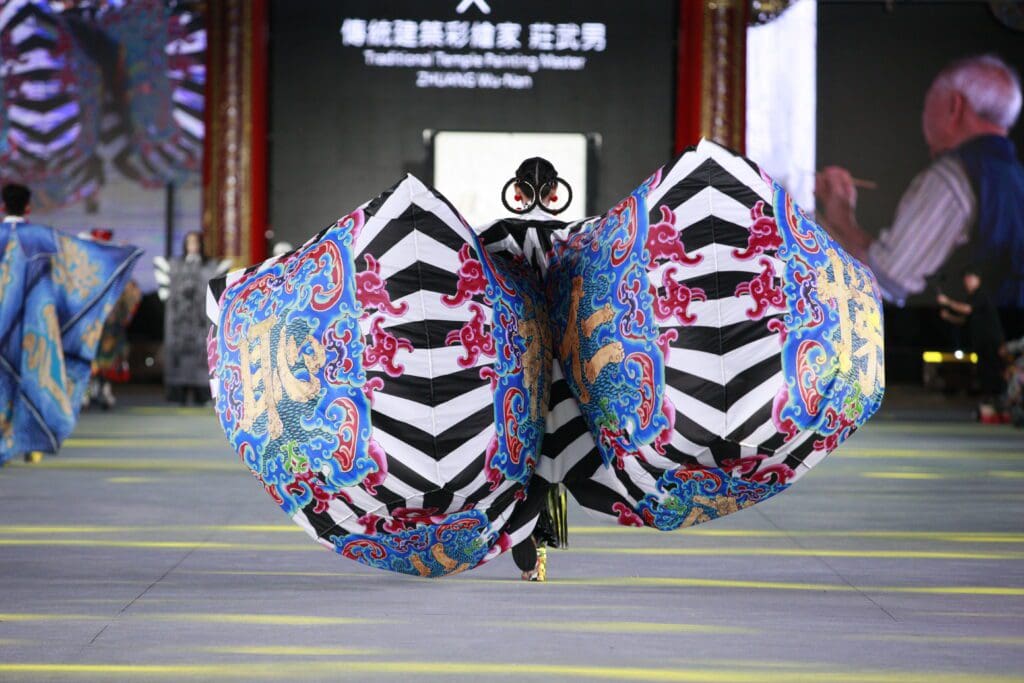 2023年秋冬 台北ファッションウィーク|ファッションを通じて台湾の伝統芸能、工芸、サステナビリティを世界へ 12 AW23 開幕秀1081