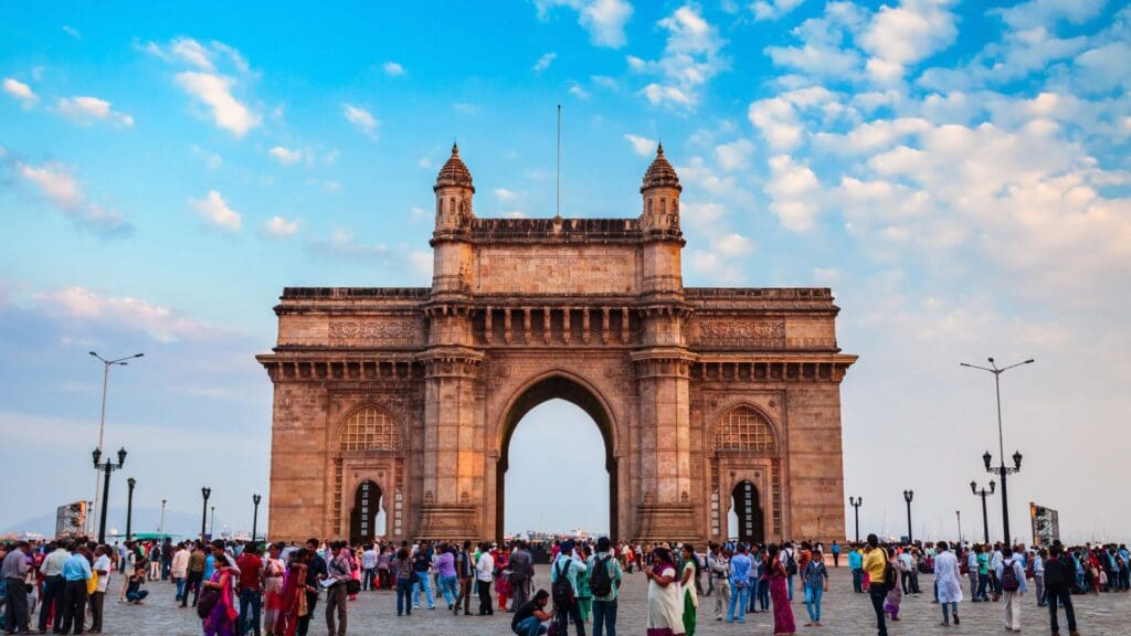 ディオール(Dior)インド ムンバイで史上初のショーを開催 | ラグジュアリーの新たな市場へ 3 the gateway of india