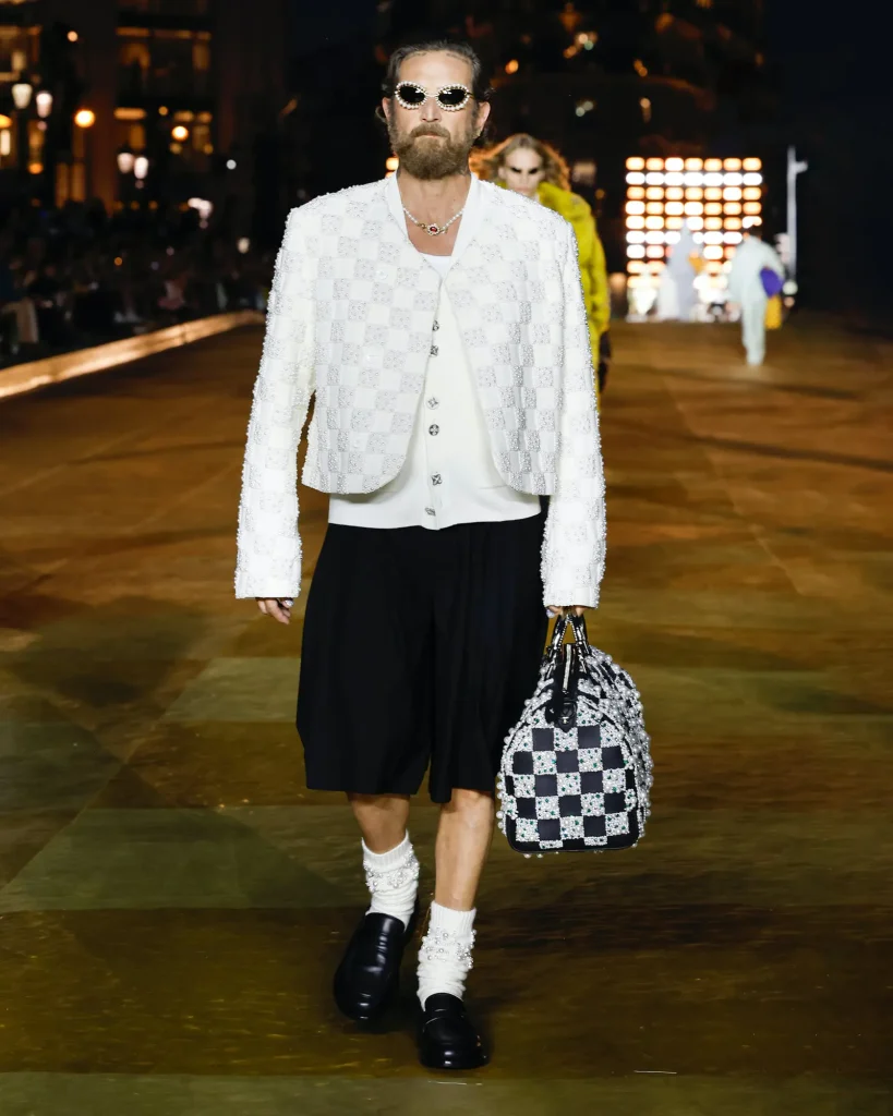 ルイ・ヴィトン(Louis Vuitton)2024年春夏メンズコレクション|ファレル・ウィリアムス時代の幕開け 18 1687355562 louis vuitton mens spring summer 2024 46
