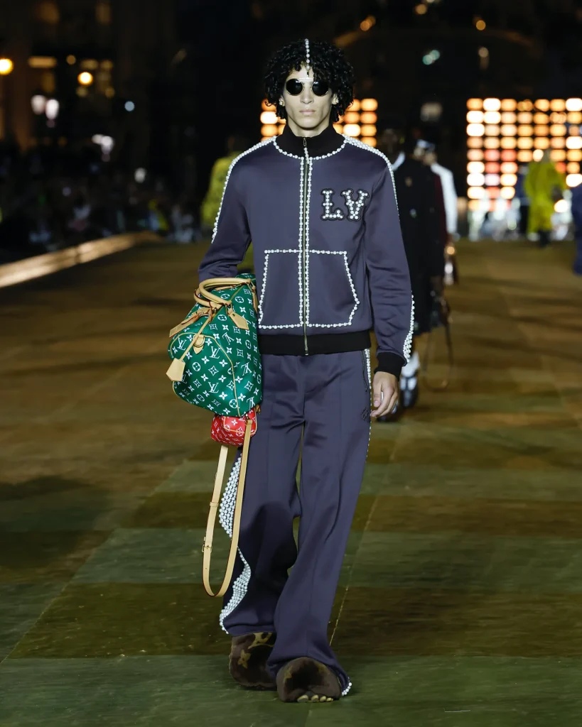 ルイ・ヴィトン(Louis Vuitton)2024年春夏メンズコレクション|ファレル・ウィリアムス時代の幕開け 15 1687355632 louis vuitton mens spring summer 2024 53