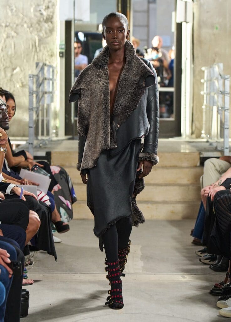 アライア(ALAÏA)2023年冬春コレクションを発表 | メゾンの真髄「パラドックス」への探求 10 Alaia WS23 look number 31