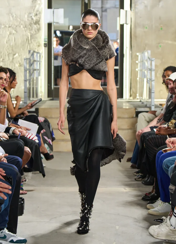 アライア(ALAÏA)2023年冬春コレクションを発表 | メゾンの真髄「パラドックス」への探求 12 Alaia WS23 look number 34
