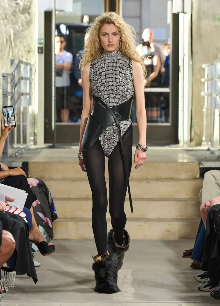 アライア(ALAÏA)2023年冬春コレクションを発表 | メゾンの真髄「パラドックス」への探求 11 Alaia WS23 look number 35