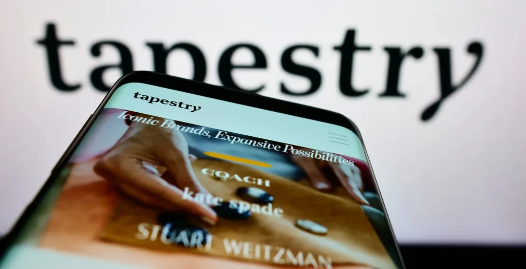 【2023年ハイライト②】ファッション業界の記憶に残るビジネスニュース 6 shutterstock 2156480847 scaled 1