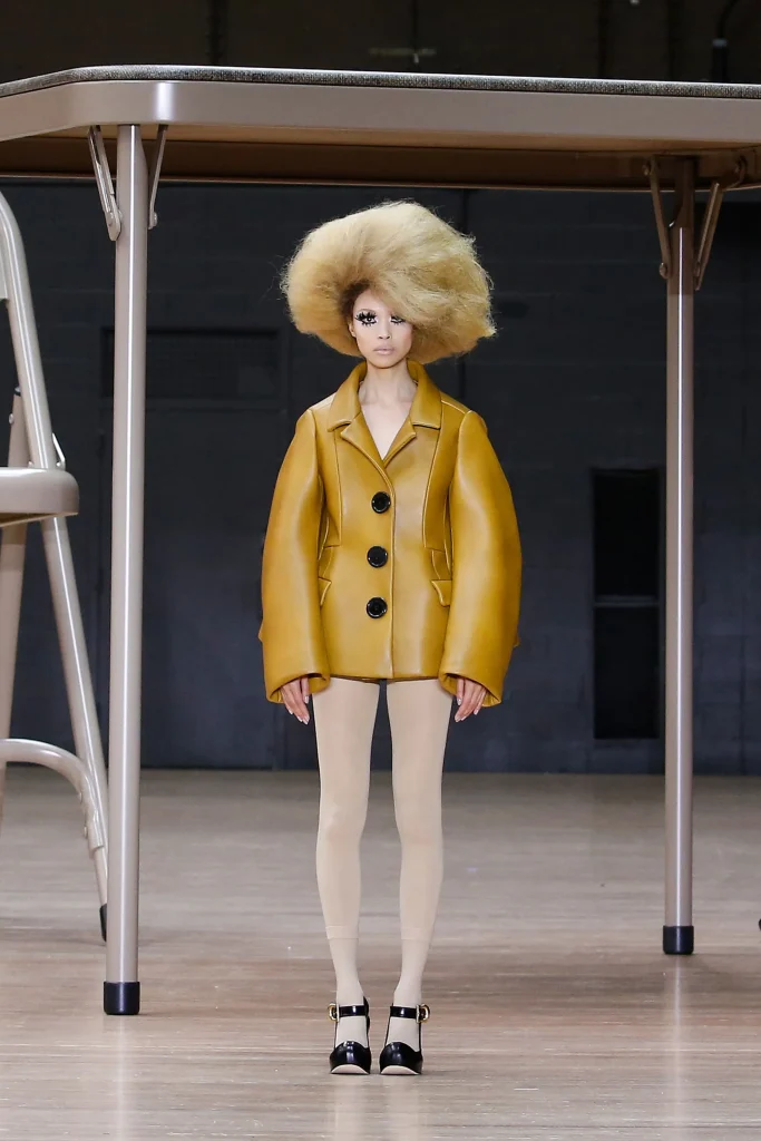 マーク ジェイコブス(Marc Jacobs) 2024年春夏コレクション | 40周年を祝福するクリエイティブの極致 7 00014 marc jacobs spring 2024 ready to wear courtesy of marc jacobs