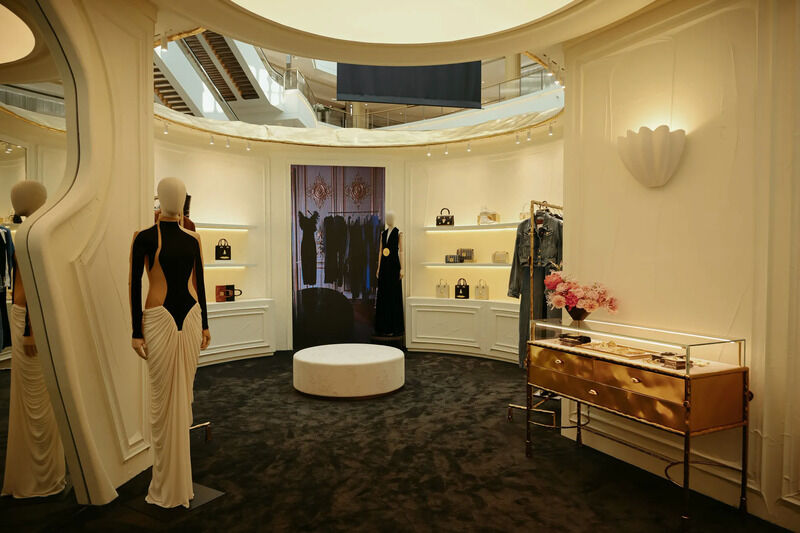 スキャパレリ(Schiaparelli)、アジア初となるリテール展示会「Through the Keyhole」を上海で開催 5 Courtesy of Schiaparelli