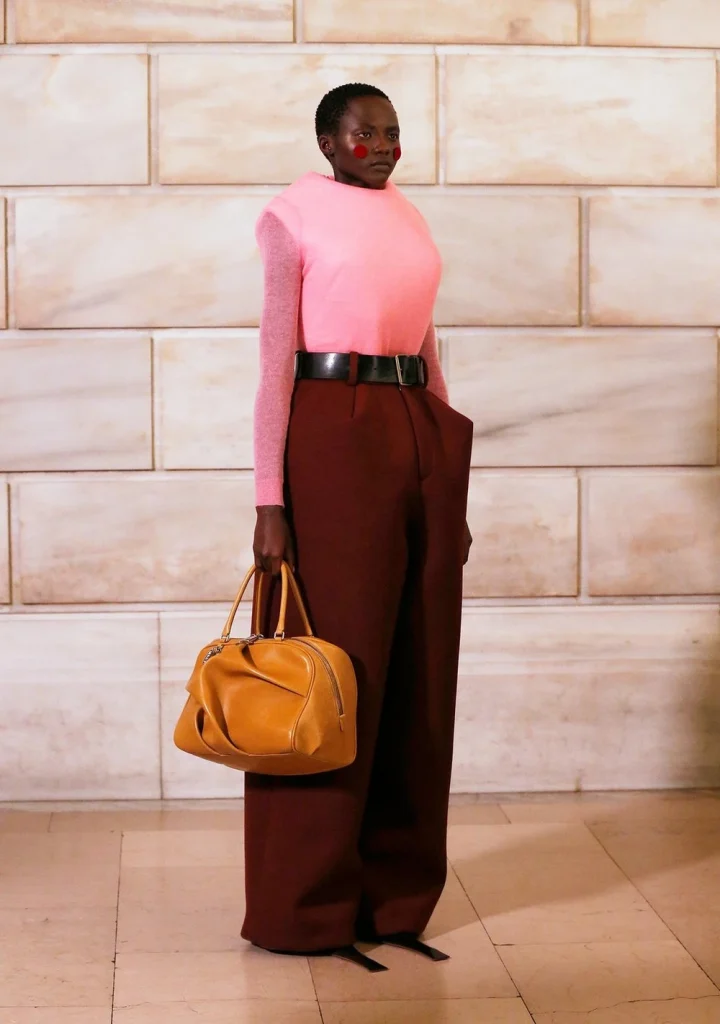 Marc Jacobs Spring 25 LOOK 01