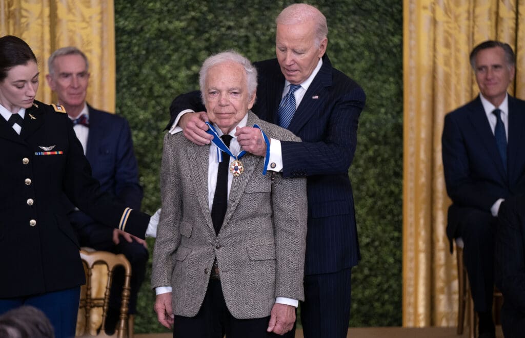 ラルフ ローレン(Ralph Lauren)、4月17日にニューヨークで「2025年秋冬ショー」を開催へ 3 Ralph Lauren Presidential Medal of Freedom 2025