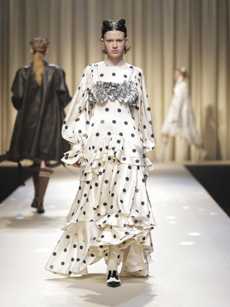 VIVIANO look 30