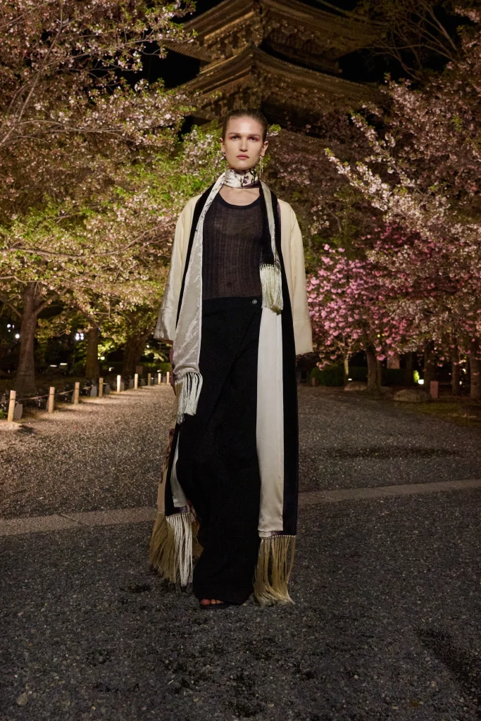 ディオール(Dior)、京都の東寺で2025年フォールコレクションを発表─日本文化との対話を再構築 15 00053 christian dior pre fall 2025