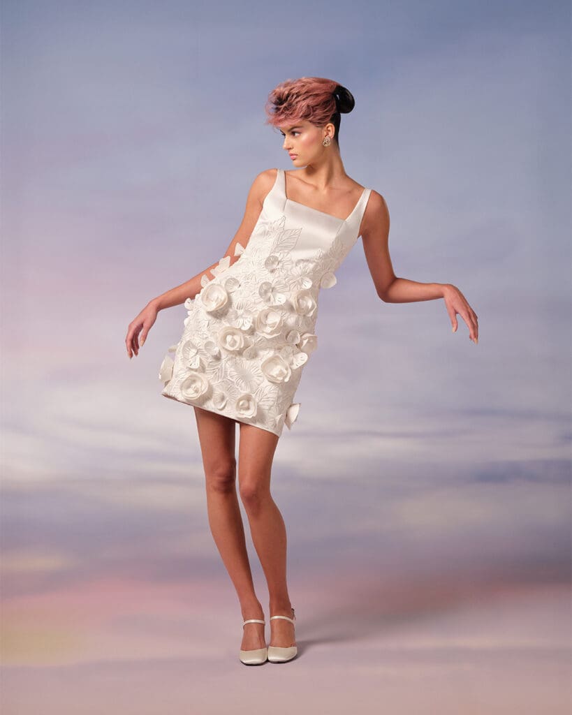 ヴィクター&ロルフ マリアージュ(Viktor & Rolf Mariage)、幻想の庭園へ誘う2026年春夏コレクションを発表 5 VRM499 F 1080x1350 1