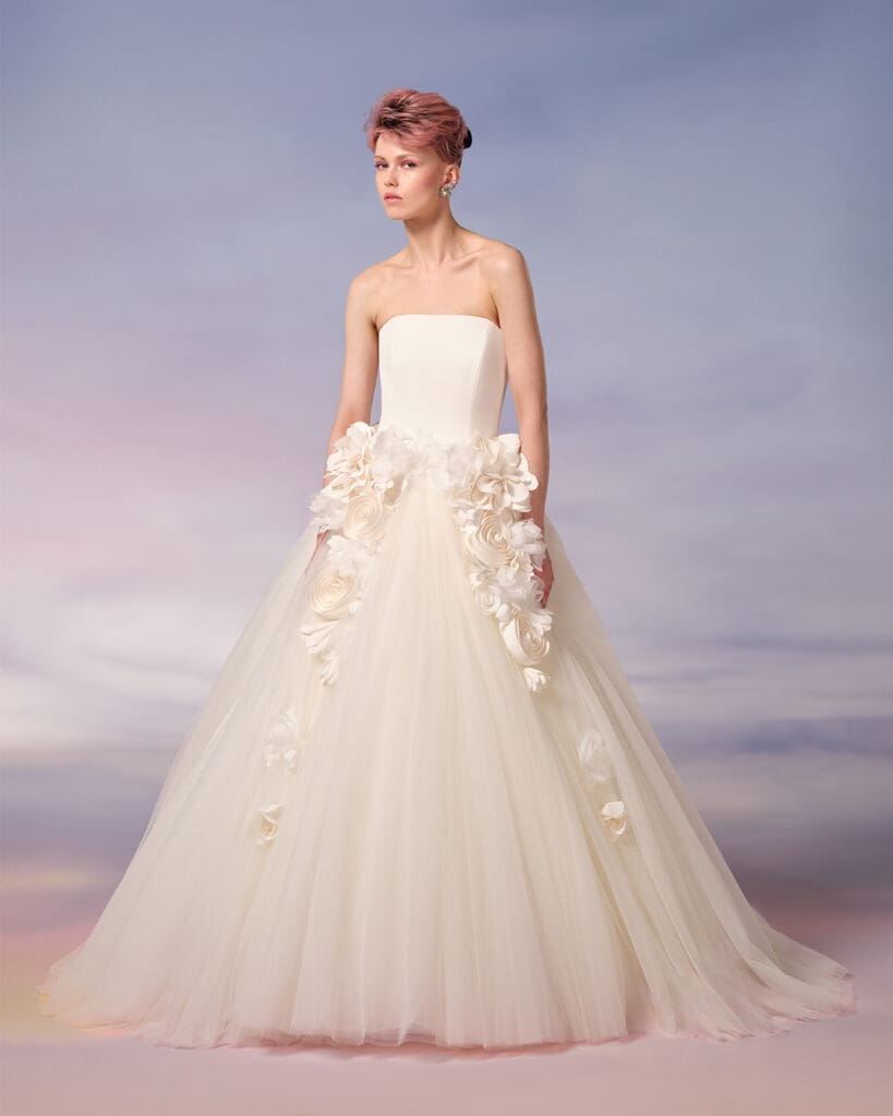 ヴィクター&ロルフ マリアージュ(Viktor & Rolf Mariage)、幻想の庭園へ誘う2026年春夏コレクションを発表 6 VRM500 F 1080x1350 1