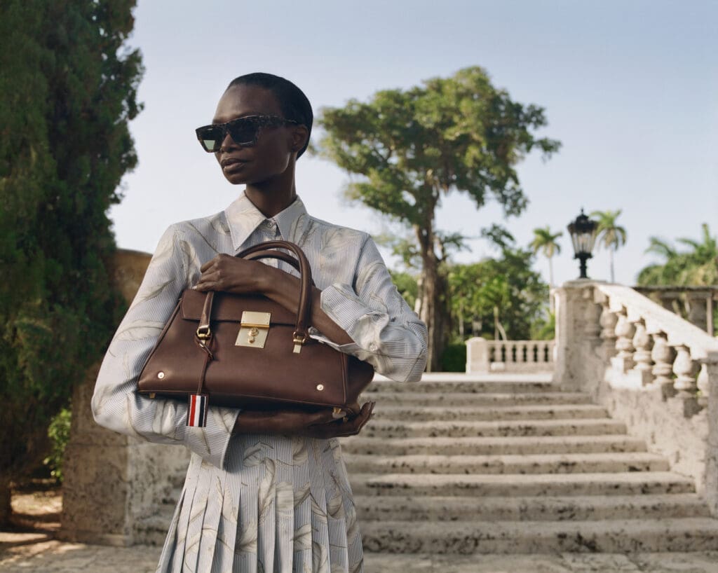 トム ブラウン(Thom Browne)、2025年ハイサマーコレクションで描く、モダン・プレッピーの再構築 12 Thom Browne Summer 2025 Hero Campaign Image 2 Master