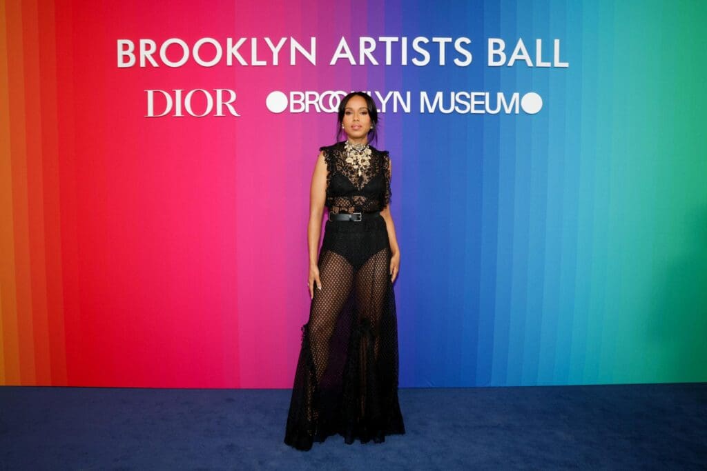 ブルックリン美術館で「2025 Brooklyn Artists Ball」が開催─ ディオールが彩り集う創造とファッションの饗宴 3 ケリー・ワシントン Courtesy of BFA