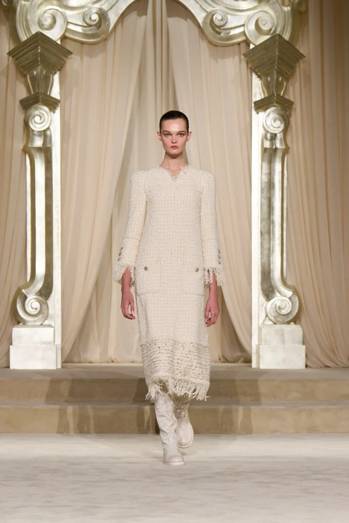 シャネル(Chanel)、110周年を祝う『2025年秋冬オートクチュールコレクション』を発表 13 00001 chanel fall 2025 couture