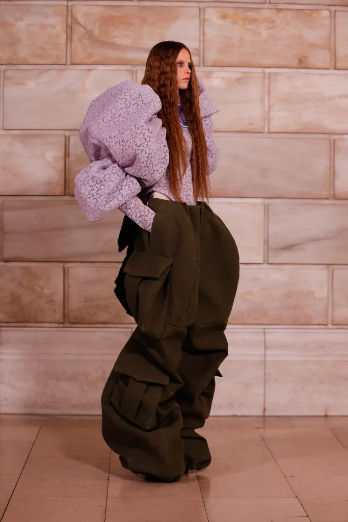 マーク ジェイコブス(Marc Jacobs)Runway 2026ー ヴィクトリア時代を再構築した19の美学 13 00001 marc jacobs fall 2025 ready to wear
