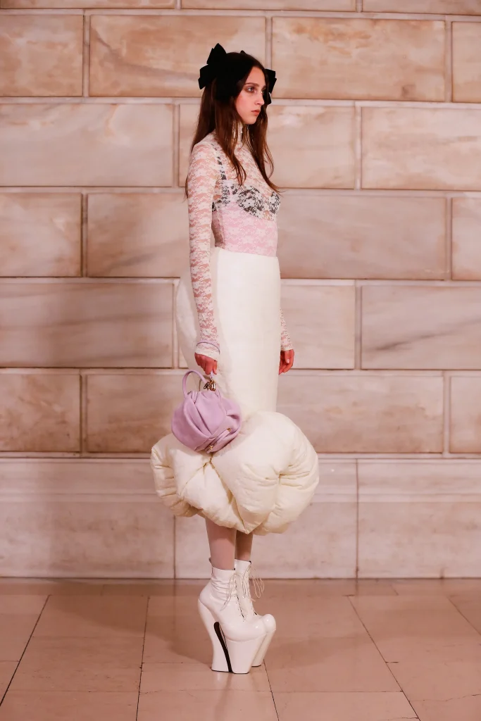 マーク ジェイコブス(Marc Jacobs)Runway 2026ー ヴィクトリア時代を再構築した19の美学 18 00010 marc jacobs fall 2025 ready to wear