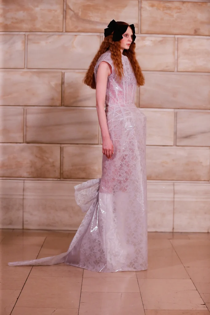 マーク ジェイコブス(Marc Jacobs)Runway 2026ー ヴィクトリア時代を再構築した19の美学 21 00015 marc jacobs fall 2025 ready to wear