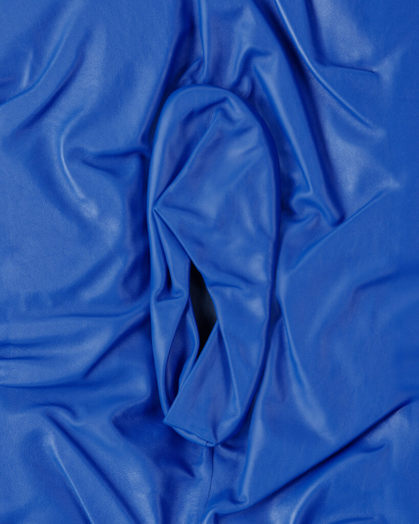 【CAMPER × ISSEY MIYAKE】一枚の布の発想から生まれた、しなやかなフットウェアコレクション「Peu Form」を発表 12 sub12