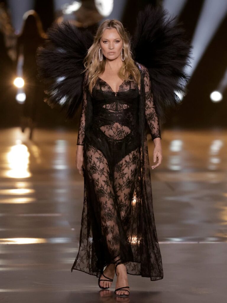 ヴィクトリアズ シークレット(Victoria’s Secret)ファッションショー、2025年も再び開催が決定 7 vsfs look 27