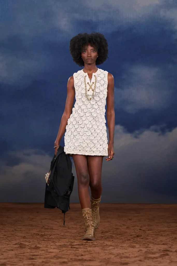 バーバリー(Burberry)、音楽とファッションが共鳴する2026年サマーコレクションを発表 12 00003 burberry spring 2026 ready to wear