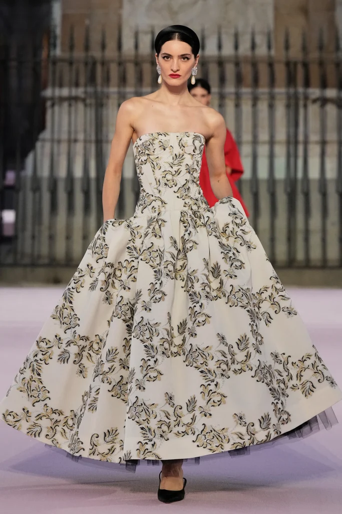 キャロリーナ ヘレラ(Carolina Herrera)、マドリードの中心で歴史的ショーを開催 13 00004 carolina herrera spring 2026