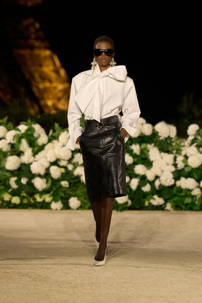 サンローラン(Saint Laurent)2026年春夏コレクション:夜のパリに響く女性像の変奏 17 00004 saint laurent spring 2026 ready to wear