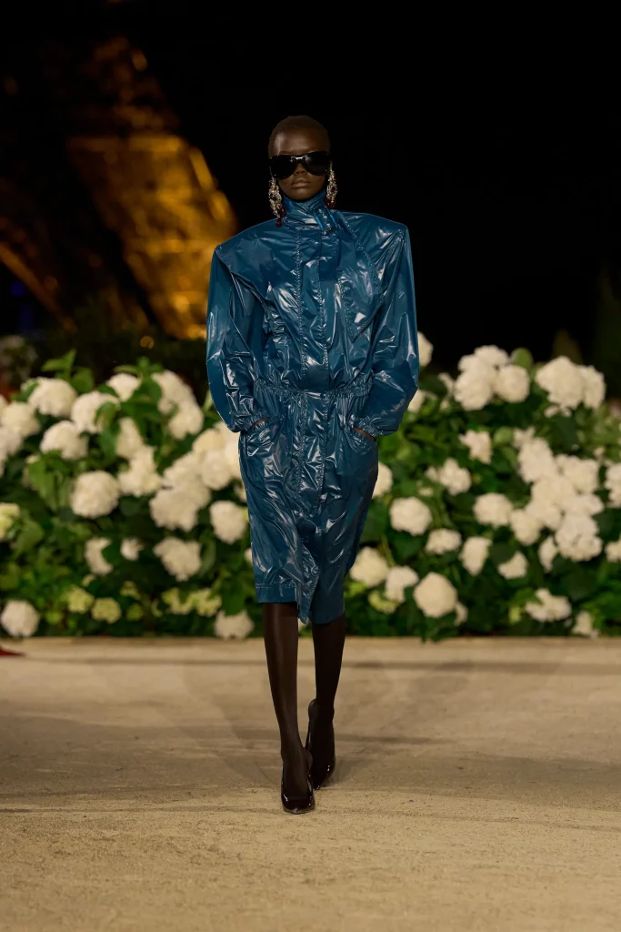 サンローラン(Saint Laurent)2026年春夏コレクション:夜のパリに響く女性像の変奏 20 00028 saint laurent spring 2026 ready to wear