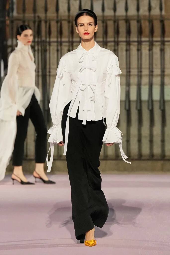 キャロリーナ ヘレラ(Carolina Herrera)、マドリードの中心で歴史的ショーを開催 22 00052 carolina herrera spring 2026