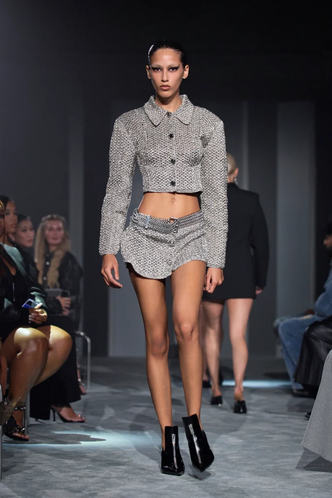 20周年を迎えたアレキサンダーワン(alexanderwang):“強き女性像”を描くマニフェスト 22 AlexanderWang TheMatriach Runway S26 Look018 2x3