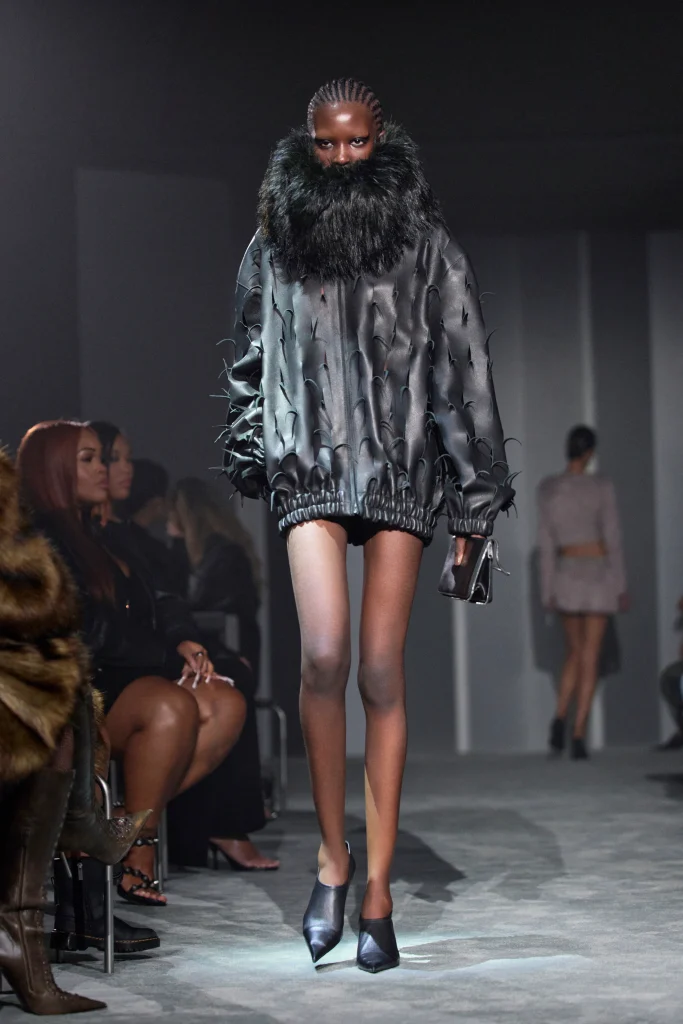 20周年を迎えたアレキサンダーワン(alexanderwang):“強き女性像”を描くマニフェスト 23 AlexanderWang TheMatriach Runway S26 Look023 2x3