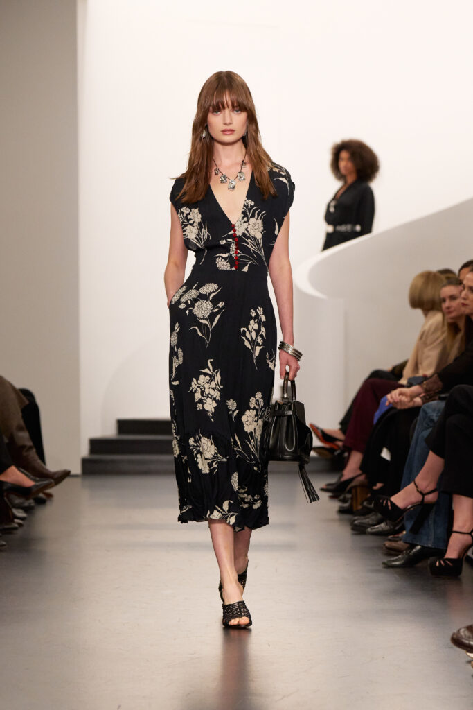 ラルフ ローレン(Ralph Lauren)2026年春夏コレクション─ 強さと官能を映すモダン・エレガンス 23 Look 33