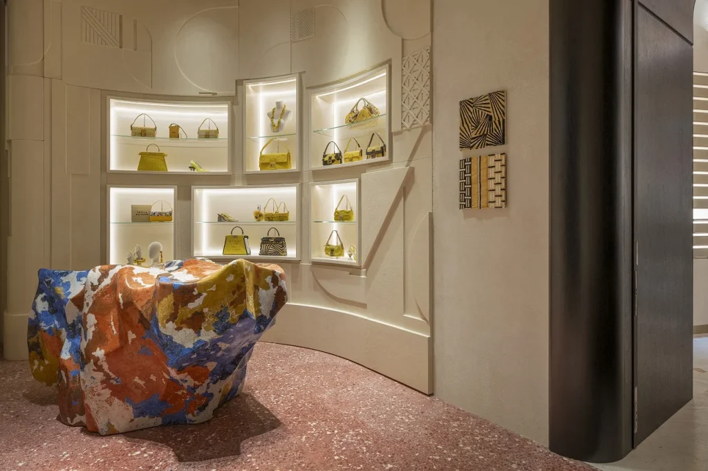 フェンディ(Fendi)、ミラノに壮麗な旗艦店「パラッツォ フェンディ ミラノ」をオープン 9 sub1