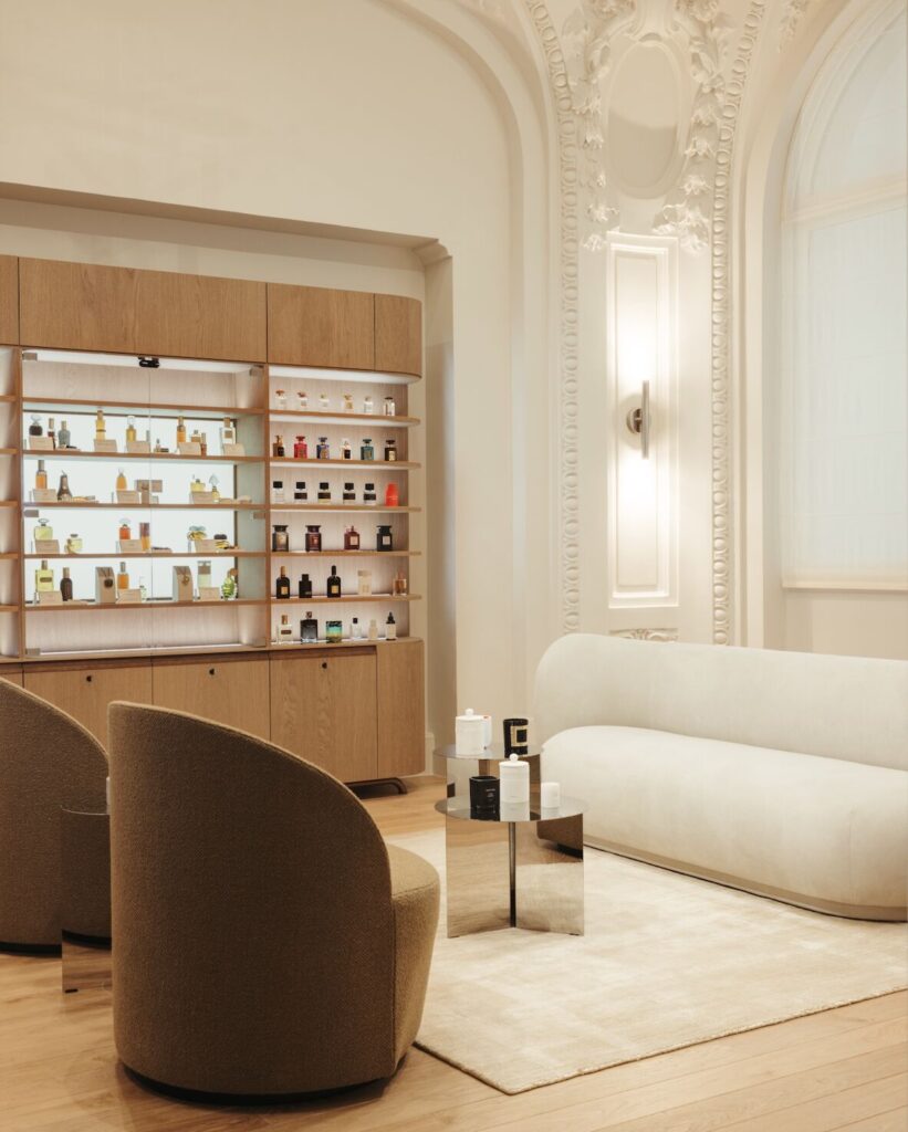 エスティ ローダー(Estée Lauder)、AI主導の「フレグランス アトリエ」をパリに開設 8 1760477443612