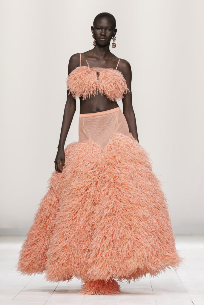 ジバンシィ(Givenchy)2026年春夏ー サラ・バートンが導く“自由としてのフェミニティ” 38 Givenchy SS26 WOMEN SHOW LOOK 47