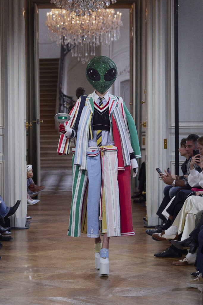 トム ブラウン(Thom Browne)2026年春夏コレクション──宇宙から届いたモードの宣言 14 Thom Browne SS26 1055