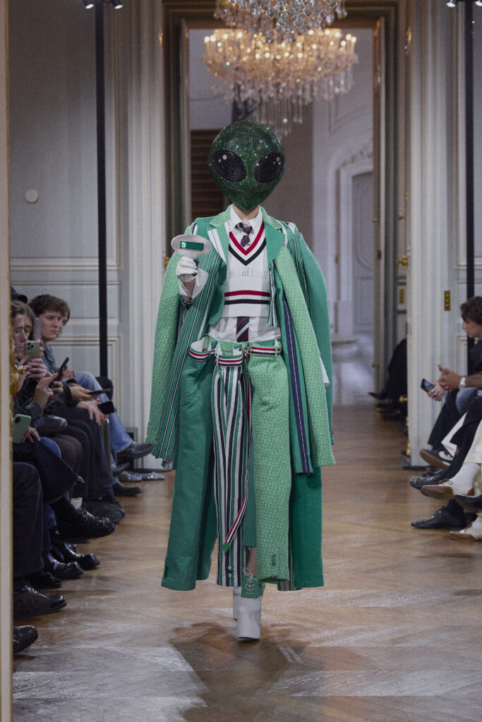 トム ブラウン(Thom Browne)2026年春夏コレクション──宇宙から届いたモードの宣言 24 Thom Browne SS26 2437