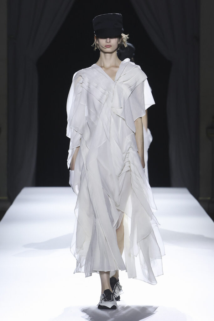 Yohji Yamamoto SS2026 Look 28