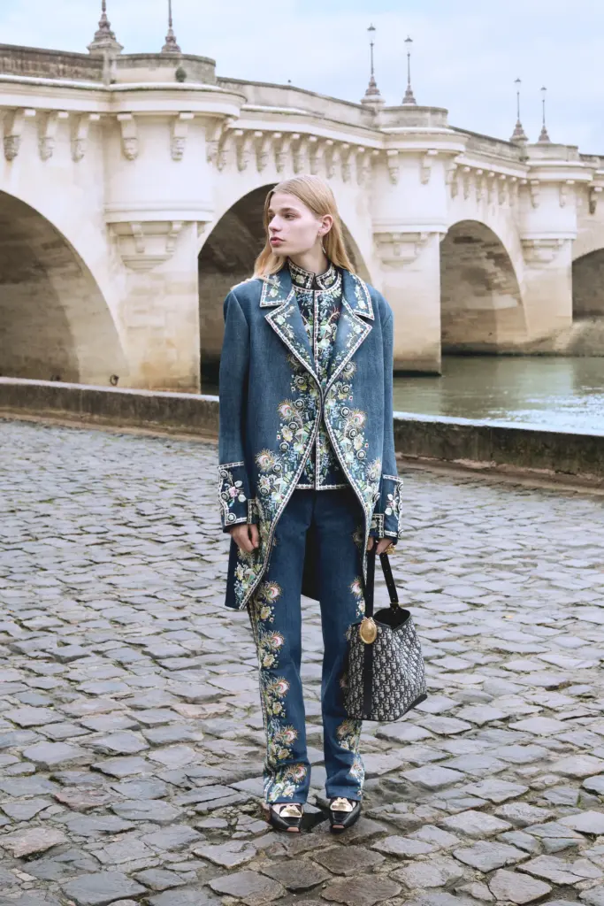 ディオール(Dior)、ジョナサン・アンダーソンによる2026年フォール コレクションを発表 16 00008 dior pre fall 2026 credit brand