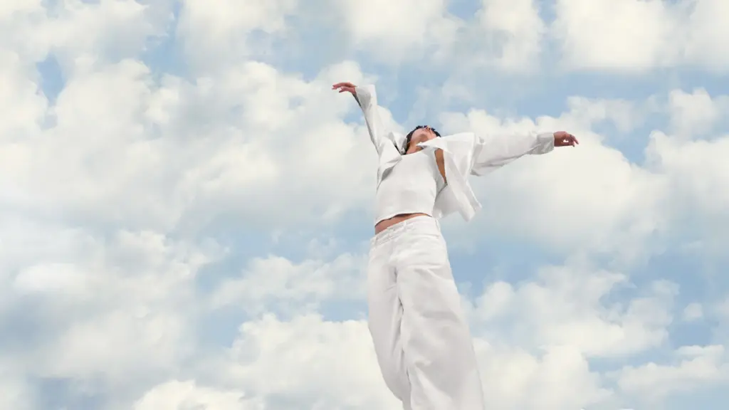 パントン(PANTONE®)、2026年の「カラー・オブ・ザ・イヤー」を"Cloud Dancer"と発表 8 Cloud Dancer