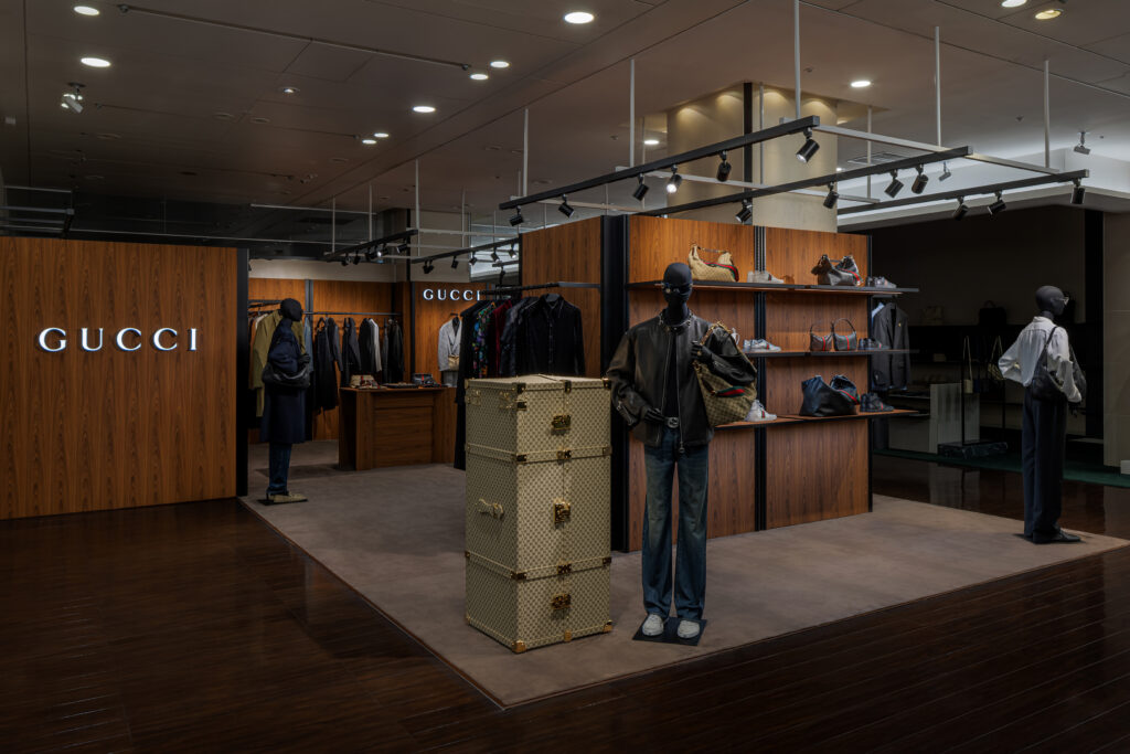 グッチ(Gucci)、デムナ初コレクションのローンチを記念した「Gucci La Famiglia Pop-Upショップ」を開催 6 sub1 4
