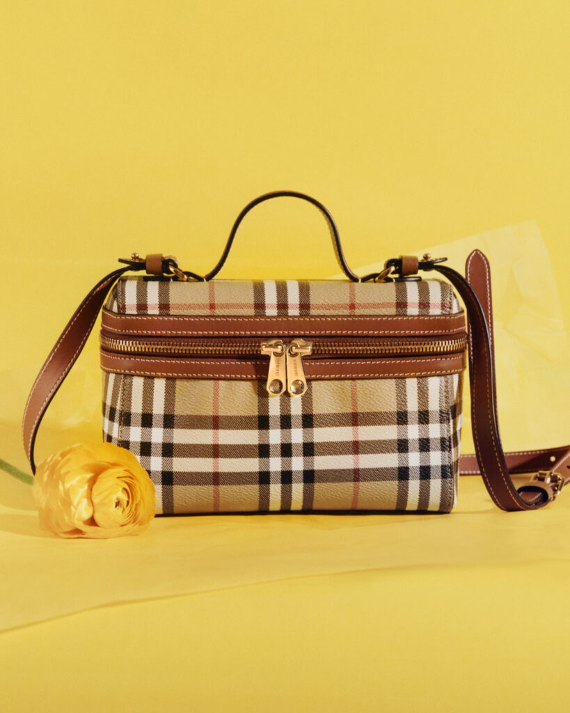 バーバリー(Burberry)、ロンドンを舞台に現代的ロマンスを描くバレンタインデーキャンペーンを発表 10 sub2 3