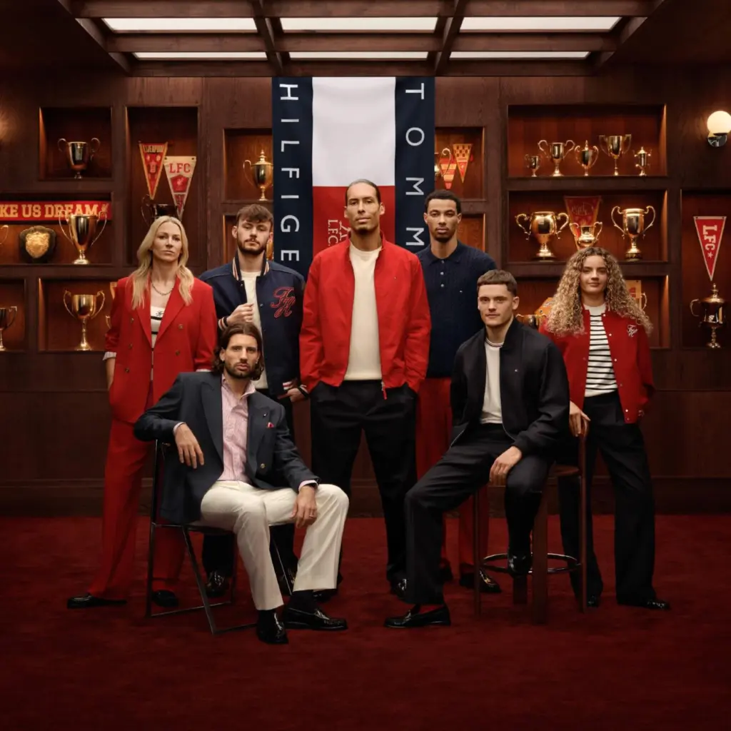 トミー ヒルフィガー(Tommy Hilfiger)、リバプールFCと世界サッカー初の公式パートナーシップを締結 4 tommy hilfiger announcement 07012026 body 1 efa8000cd83d0289f629c709fbf5d922