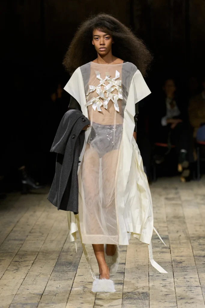シモーネ ロシャ(Simone Rocha) 2026年秋冬:神話と現実を縫い合わせた、アディダスとの新章 18 00002 simone rocha fall 2026 ready to wear