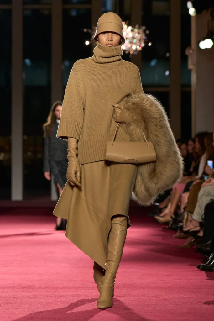マイケル・コースコレクション(Michael Kors Collection)2026年秋冬が捧げる、ニューヨーク・シティへのオマージュ 26 00014 michael kors collection fall 2026 ready to wear