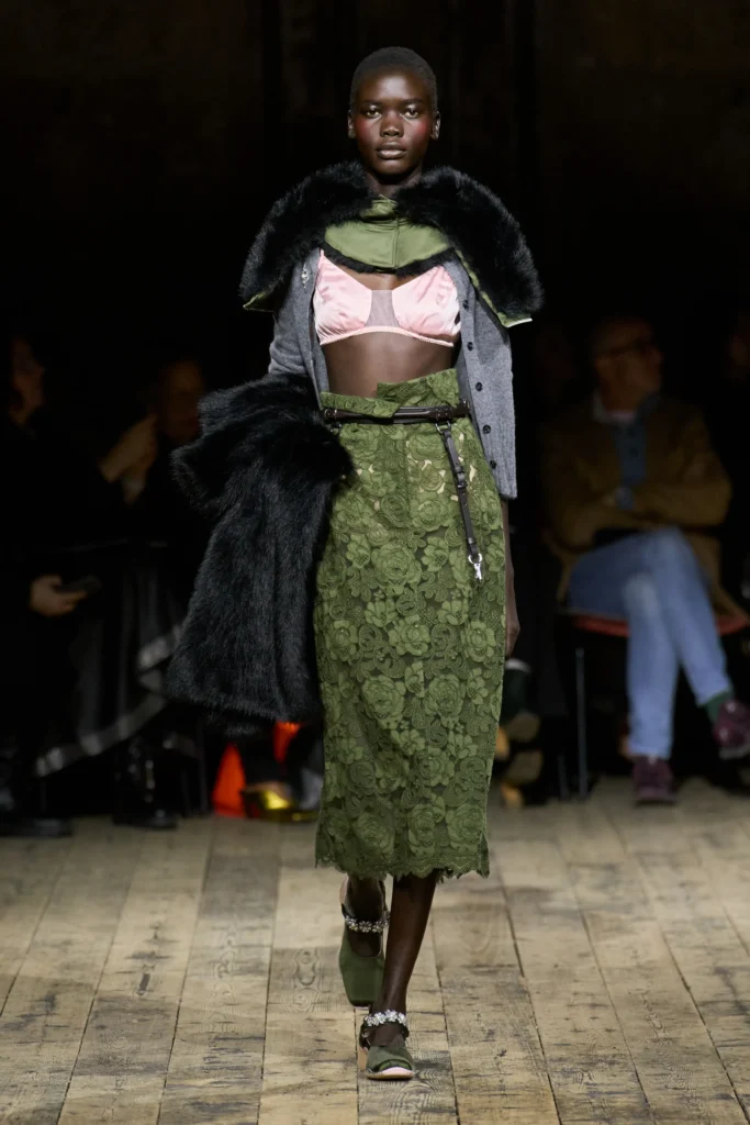 シモーネ ロシャ(Simone Rocha) 2026年秋冬:神話と現実を縫い合わせた、アディダスとの新章 22 00019 simone rocha fall 2026 ready to wear