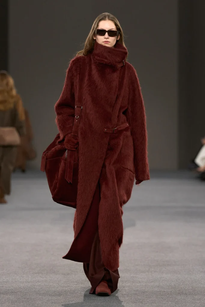 マックス マーラ(Max Mara)2026年秋冬:ヘリテージを纏う新時代の女性像 22 00023 max mara fall 2026 ready to wear 1