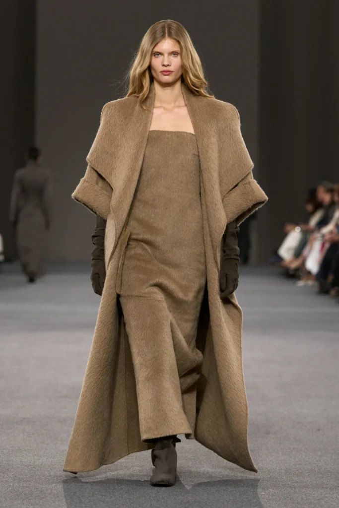 マックス マーラ(Max Mara)2026年秋冬:ヘリテージを纏う新時代の女性像 24 00033 max mara fall 2026 ready to wear 1
