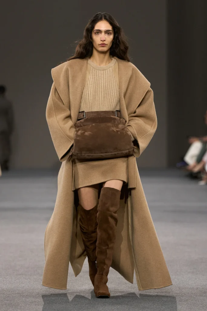 マックス マーラ(Max Mara)2026年秋冬:ヘリテージを纏う新時代の女性像 19 00034 max mara fall 2026 ready to wear 1